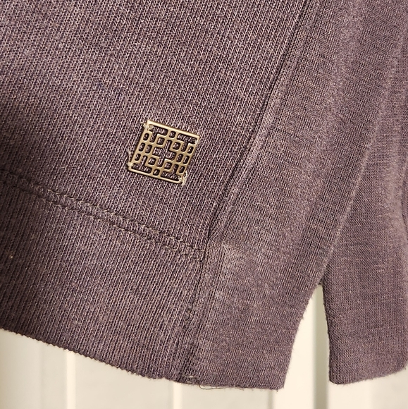 Natori Large Fuji Hooded V-Neck lounge top in Dark Charcoal - Picture 5 of 5